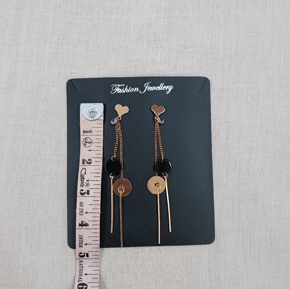 Long elegant drop earring - Picture 2 of 3